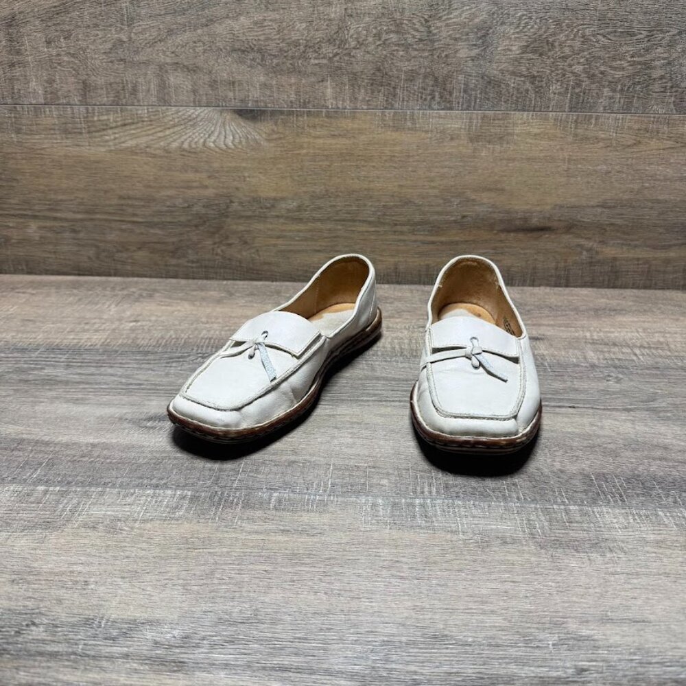 Born Cream Leather Square Toe Loafers Women's Size 7.5
